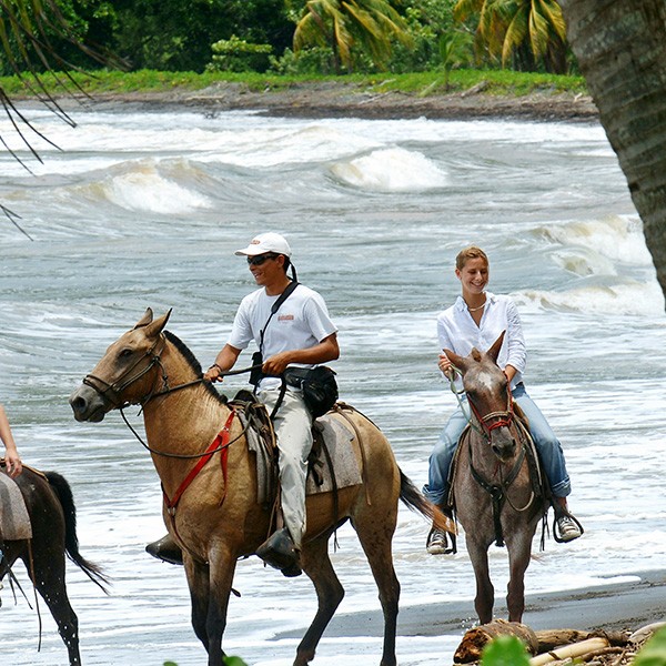 Paseo a caballo por la playa de Puerto Viejo, Costa Rica