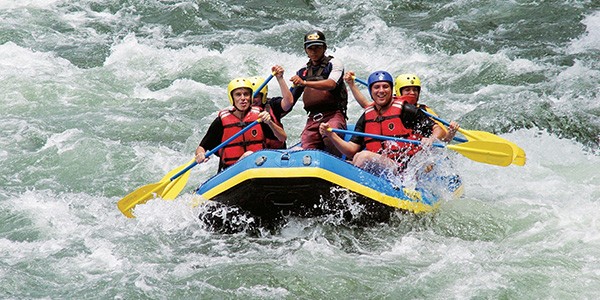 Rafting en el río Pacuare, actividad opcional en el viaje a Costa Rica en 4x4