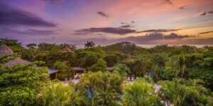 Hotel Cala Luna en Tamarindo con clases de surf, Costa Rica