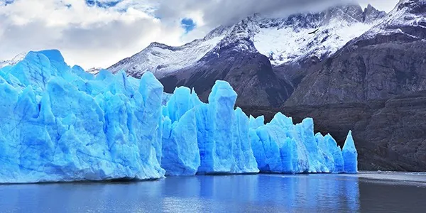 Navegación de glaciares en el crucero por Patagonia y fiordos chilenos