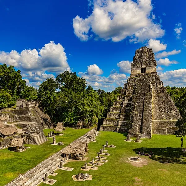 Ciudad maya de Tikal en el viaje Guatemala al completo