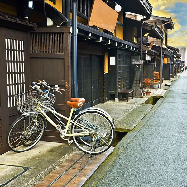 Recorrido a tu aire por el casco antiguo de Takayama en Japón