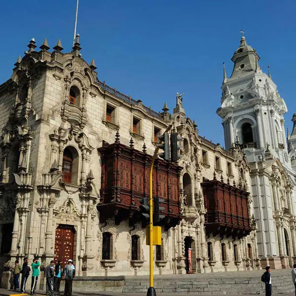 Turismo activo y de aventura en Perú con visita de Lima en bicicleta