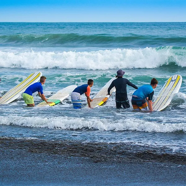 Costa Rica, clases de surf en Tamarindo