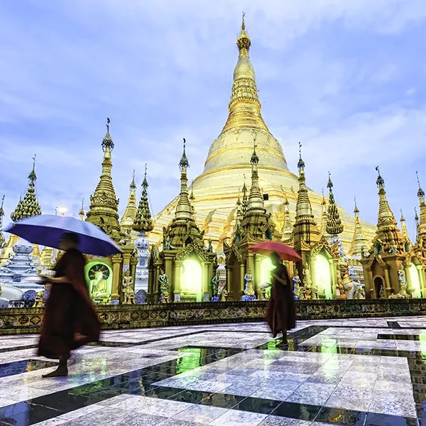 Pagoda Shwedagon en Rangún, Birmania