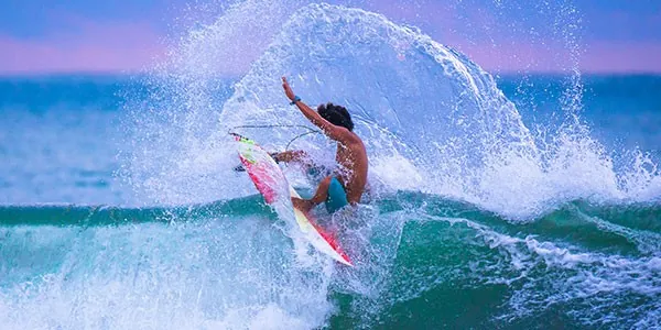 Practica surf en tu viaje a Australia