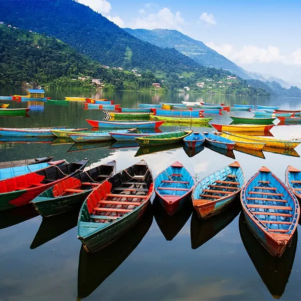 Lago Phewa en Nepal